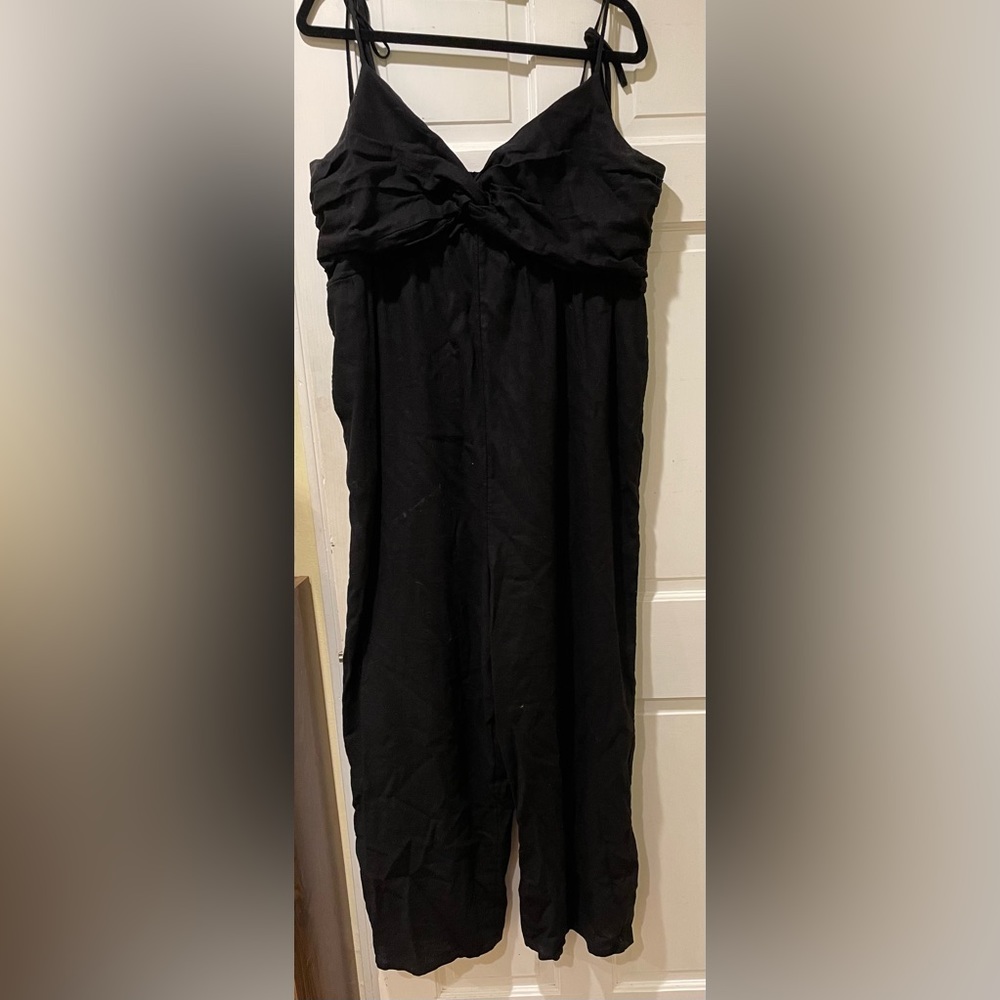 XL Old Navy, key hole, shoulder tied linen jumpsuit